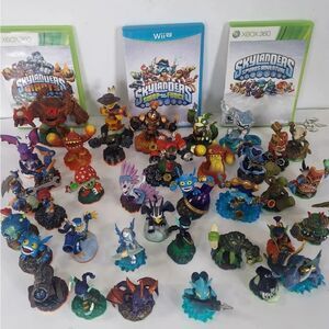 Huge Lot Of 37 Skylanders Video Game Figures + 3 Video Games WII Xbox 360